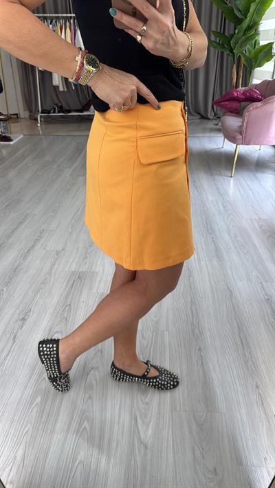Süs Cepli Düğmeli Turuncu Şehir Boy Etek