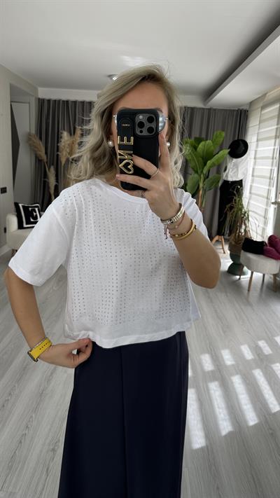 TAŞ BASKILI BEYAZ TİŞÖRT