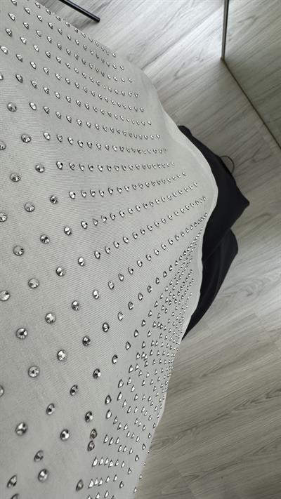 TAŞ BASKILI BEYAZ TİŞÖRT