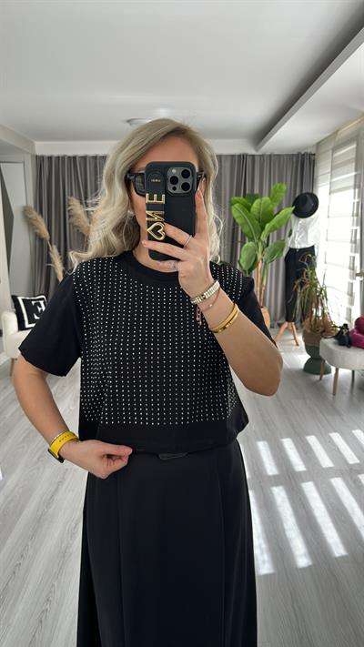 TAŞ BASKILI SİYAH TİŞÖRT