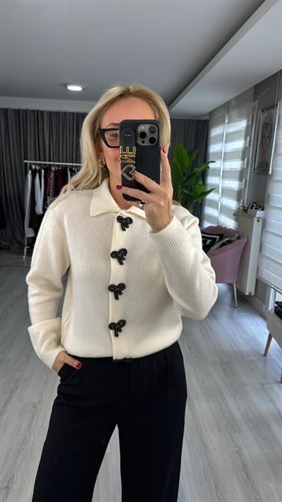 Taş Kurdele Detaylı Ekru Triko Hırka