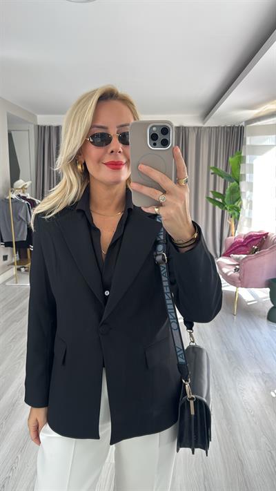 Tek Düğmeli Kapak Cepli Siyah Ceket
