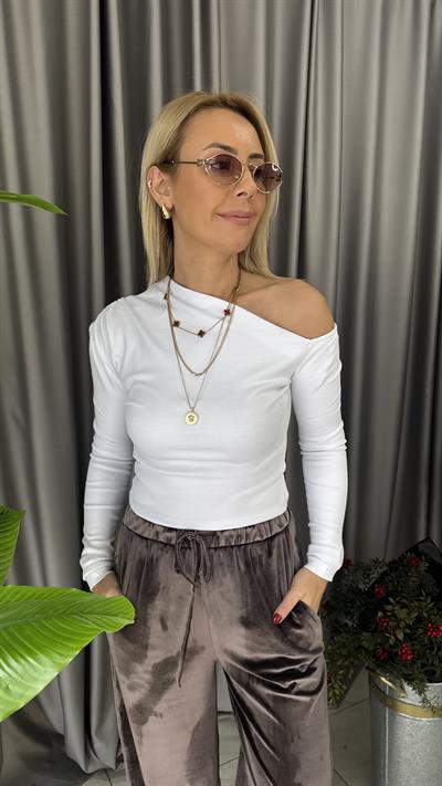 Tek Omuz Dekolteli Beyaz Bluz