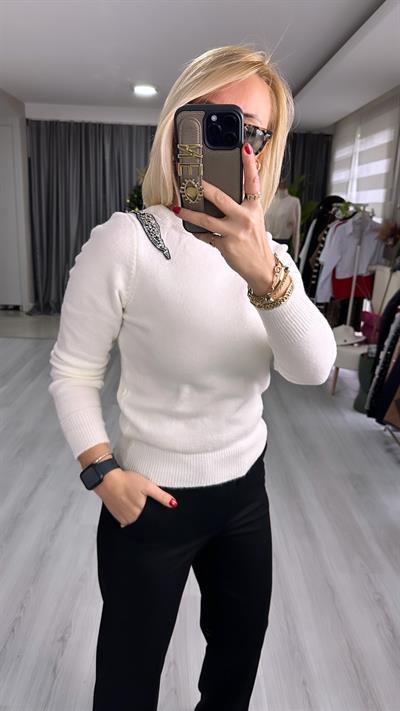 TEK OMUZ TAŞ DETAY EKRU TRİKO