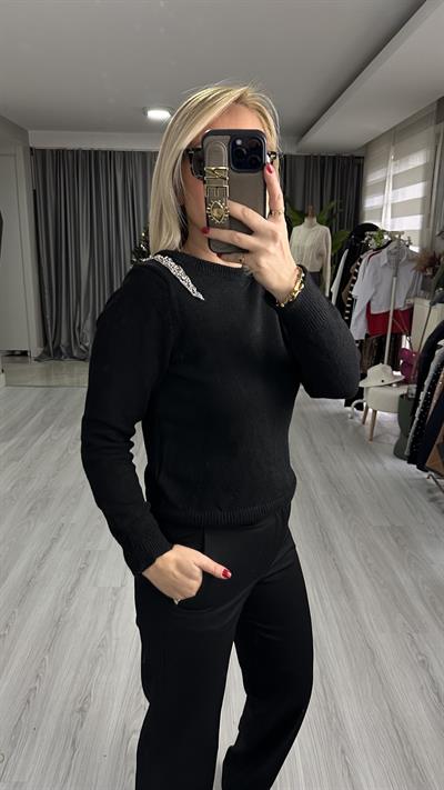 TEK OMUZ TAŞ DETAY SİYAH TRİKO