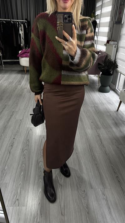 Tek Yırtmaç Detaylı Kahverengi Süet Etek