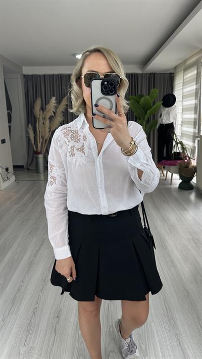 TÜL NAKIŞ İŞLEME DETAYLI BEYAZ KOTON GÖMLEK