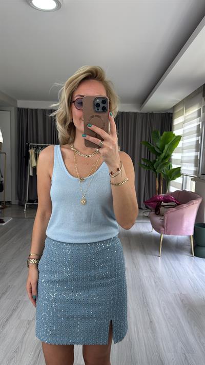 U Yaka Mavi Triko Bluz