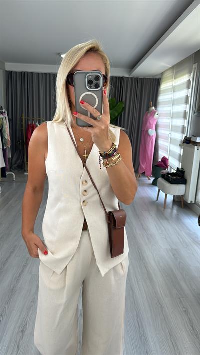 ÜÇ DÜĞMELİ, ASTARLI BEJ KETEN YELEK