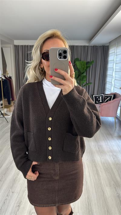 V Yaka Gold Düğmeli Cep Detaylı Acı Kahve Triko Hırka