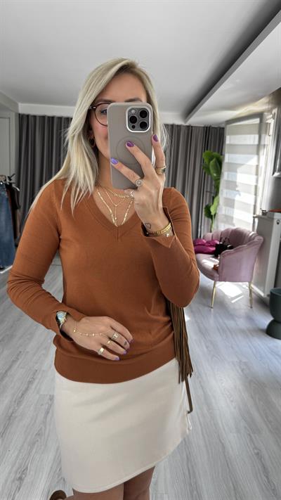 V Yaka Kolu Yırtmaçlı Karamel Dilvin Triko 