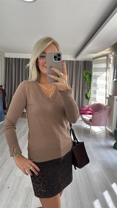 V Yaka Kolu Yırtmaçlı  Koyu Vizon Dilvin Triko 