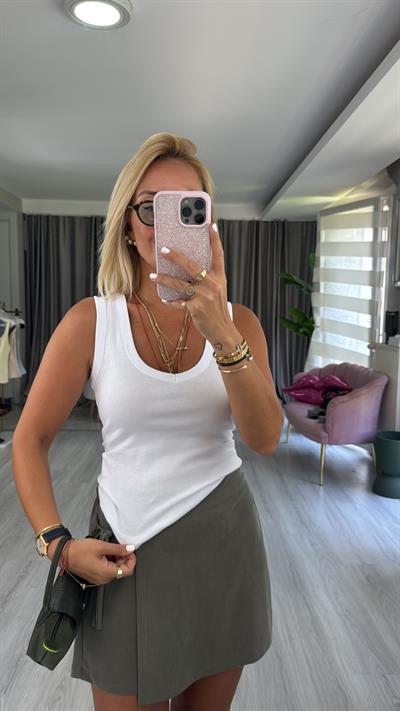 V Yaka Pamuklu Beyaz Atlet Bluz