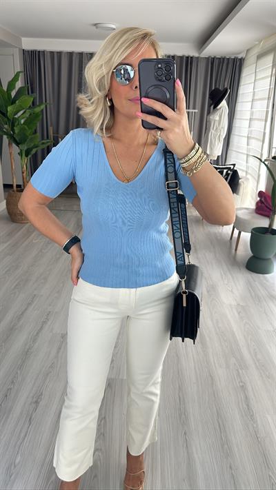 V YAKA YARIM KOLLU MAVİ TRİKO