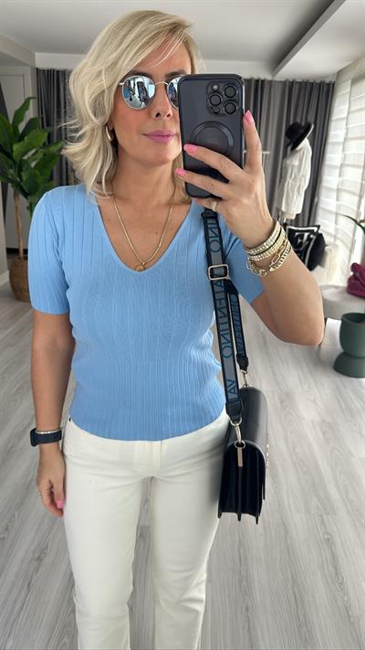 V YAKA YARIM KOLLU MAVİ TRİKO