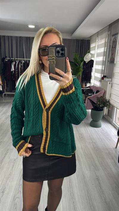 V Yaka Camel Biyeli Yeşil Triko Hırka