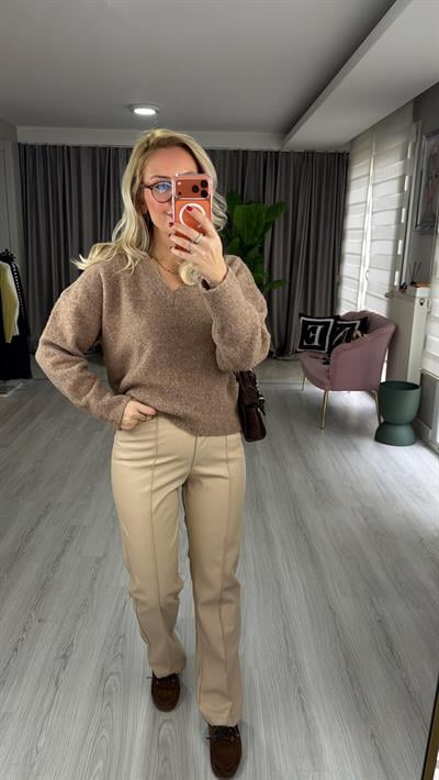 V Yaka Yumuşak Dokulu Koyu Bej Triko