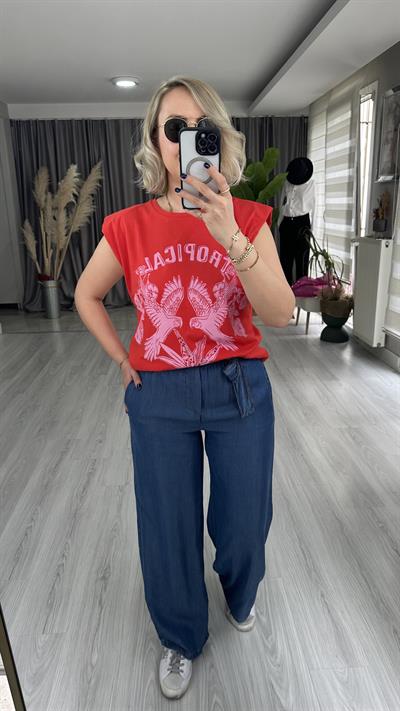 VATKALI İŞLEME DETAYLI KIRMIZI TİŞÖRT