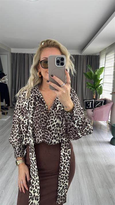 Yakadan Bağlamalı Leopar Tasarım Gömlek