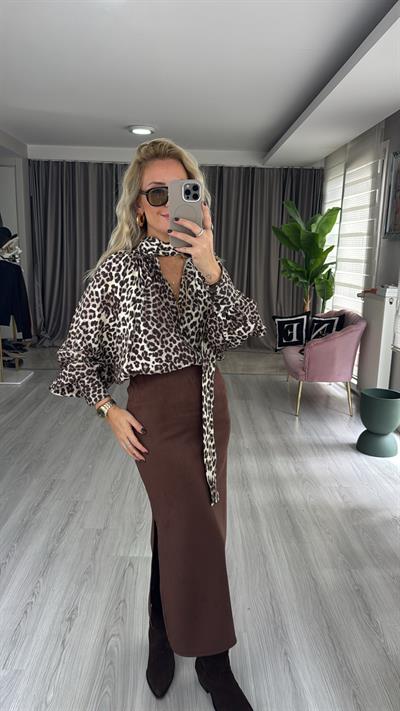 Yakadan Bağlamalı Leopar Tasarım Gömlek