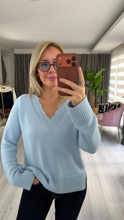 Yakası Ajurlu V Yaka Bebe Mavisi Triko