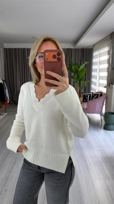 Yakası Ajurlu V Yaka Ekru Triko