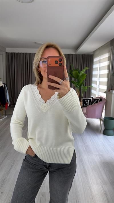 Yakası Ajurlu V Yaka Ekru Triko