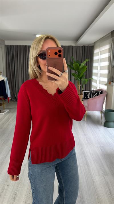Yakası Ajurlu V Yaka Kırmızı Triko