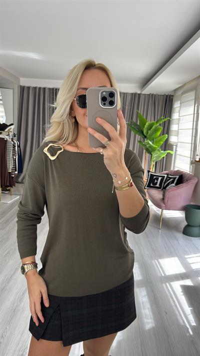 Yakası Gold Aksesuarlı Haki Merserize Triko