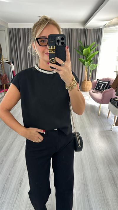 Yakası Taşlı Çelik Örme Siyah Bluz 