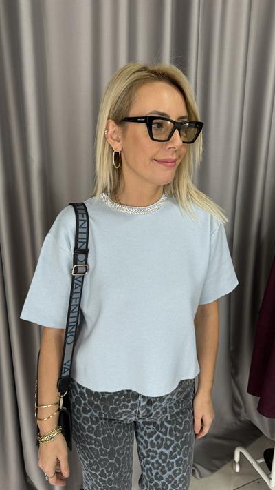 Yakası Taşlı Yarım Kol Çelik Örme Buz Mavisi Bluz