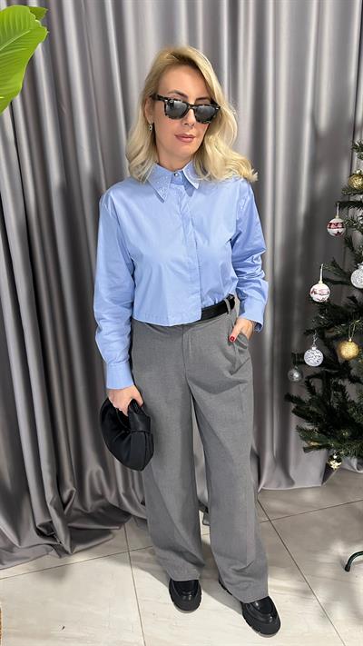 YAKASI ZIMBALI MAVİ POPLİN GÖMLEK