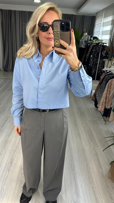 YAKASI ZIMBALI MAVİ POPLİN GÖMLEK