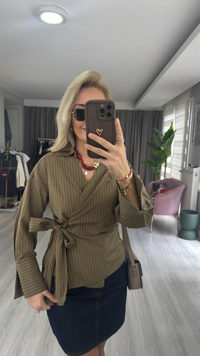 Yandan Bağlamalı Bej Çizgili Bal Rengi Gömlek