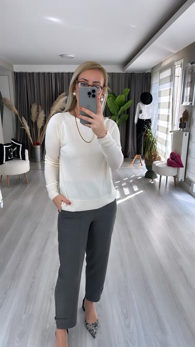 YANI YIRTMAÇLI EKRU MERSERİZE TRİKO