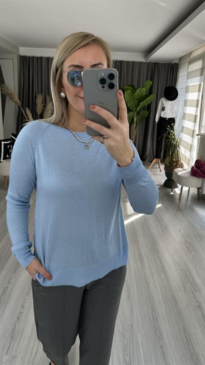 YANI YIRTMAÇLI MAVİ MERSERİZE TRİKO