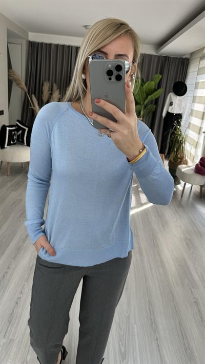 YANI YIRTMAÇLI MAVİ MERSERİZE TRİKO