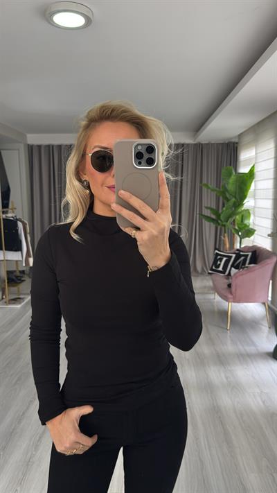 Yarım Balıkçı Yaka Siyah Dilvin Bluz