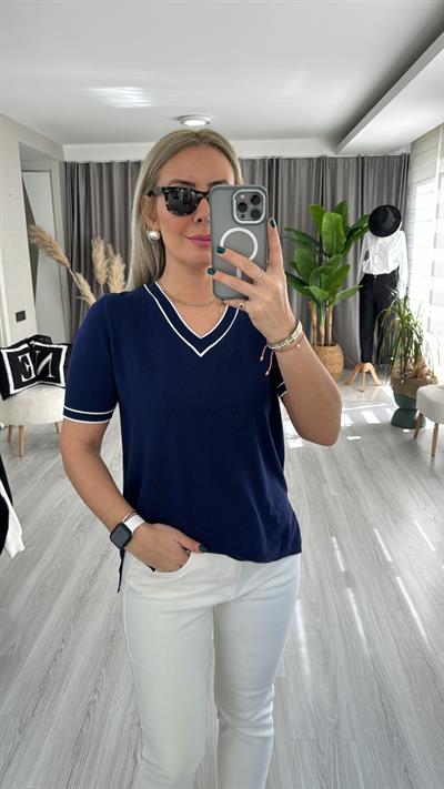 YARIM KOL, BEYAZ ŞERİTLİ, V YAKA LACİVERT MERSERİZE TRİKO