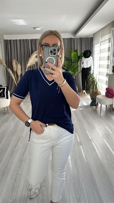 YARIM KOL, BEYAZ ŞERİTLİ, V YAKA LACİVERT MERSERİZE TRİKO