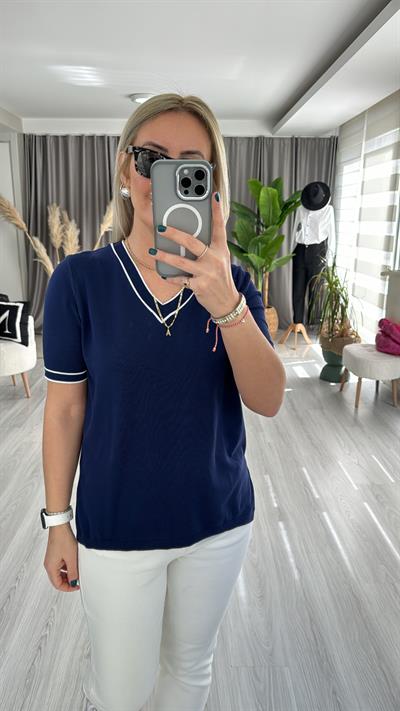 YARIM KOL, BEYAZ ŞERİTLİ, V YAKA LACİVERT MERSERİZE TRİKO