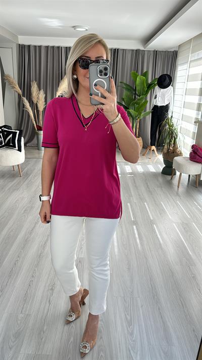 YARIM KOL, LACİVERT ŞERİTLİ, V YAKA FUŞYA MERSERİZE TRİKO
