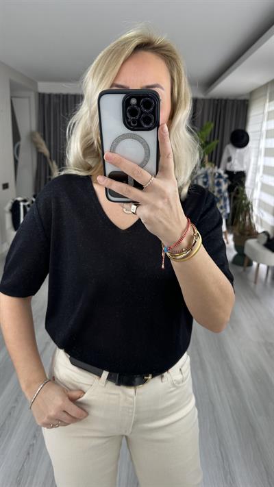 YARIM KOL, SİMLİ, V YAKA SİYAH TRİKO