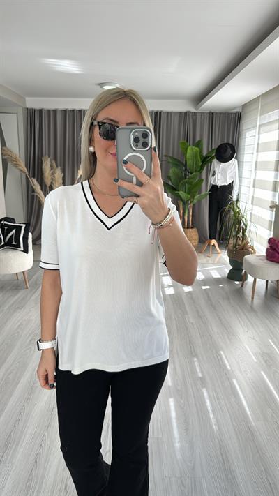 YARIM KOL, SİYAH ŞERİTLİ, V YAKA BEYAZ MERSERİZE TRİKO