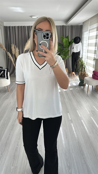 YARIM KOL, SİYAH ŞERİTLİ, V YAKA BEYAZ MERSERİZE TRİKO
