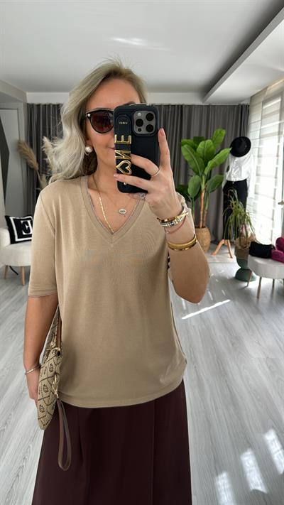 YARIM KOL, YAKA VE KOLU SİM DETAYLI BEJ TRİKO