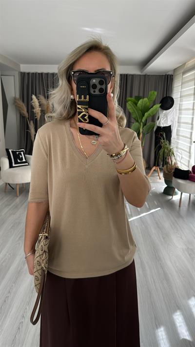 YARIM KOL, YAKA VE KOLU SİM DETAYLI BEJ TRİKO