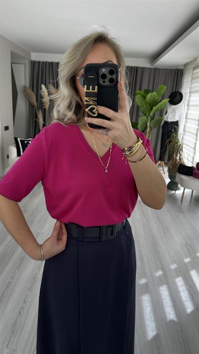 YARIM KOL, YAKA VE KOLU SİM DETAYLI FUŞYA TRİKO