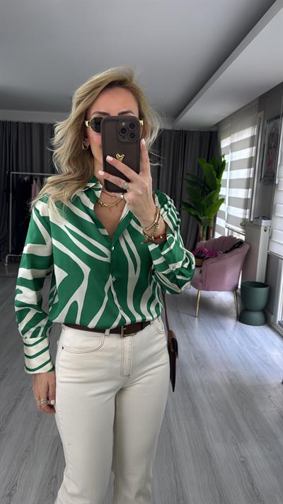 Yeşil Ekru Desenli Saten Gömlek