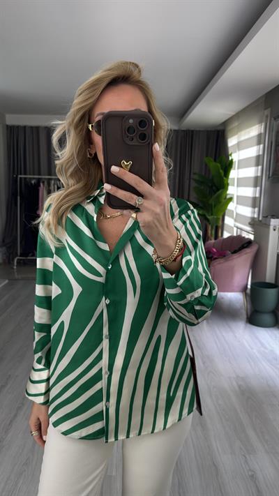 Yeşil Ekru Desenli Saten Gömlek